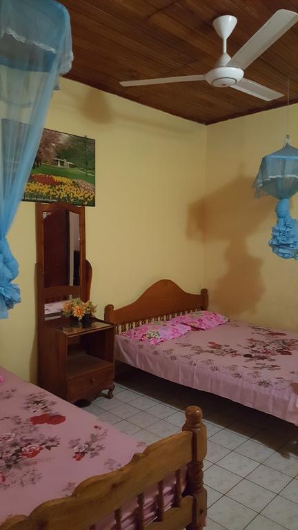 Isuruma Rest Kataragama Szoba fotó