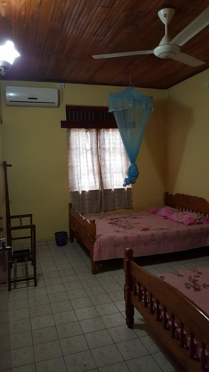 Isuruma Rest Kataragama Szoba fotó